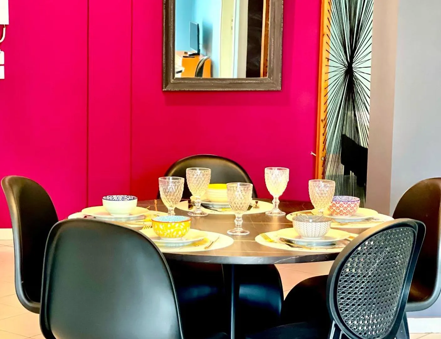 The Muse Central Flat In Thessaloniki Just A Few Steps Away From All Museums And Helexpo Daire